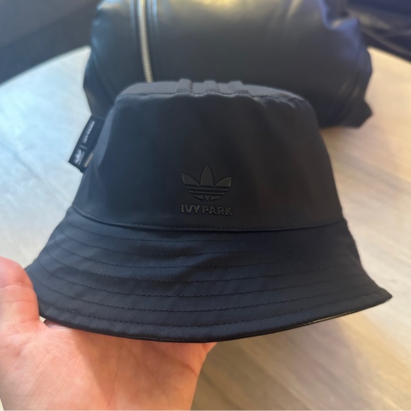 Ivy Park Noir Reversible Latex Bucket Hat - Picture 4 of 7